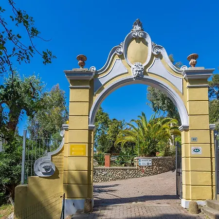 Blue Beach Aparthotel