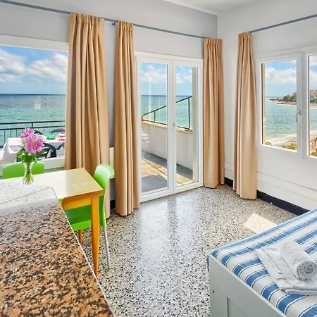 Blue Beach Aparthotel 2*