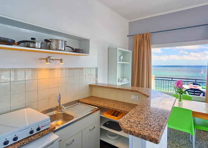 Blue Beach Ξενοδοχείο με διαμερίσματα 3*